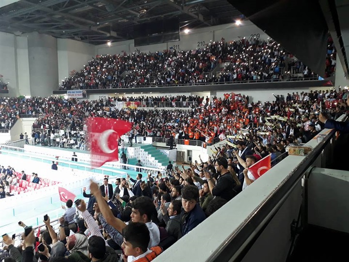 بالصور.. أردوغان يستعين بالهاربين من شباب «الإخوان» في حملته الانتخابية