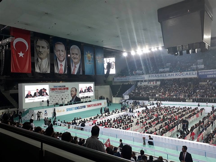 بالصور.. أردوغان يستعين بالهاربين من شباب «الإخوان» في حملته الانتخابية