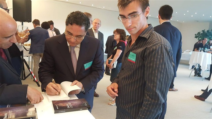 حفل توقيع لـ«كتب» عبدالرحيم علي بالبرلمان الأوروبي