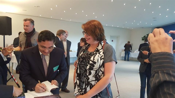 حفل توقيع كتب عبدالرحيم علي بالبرلمان الأوروبي