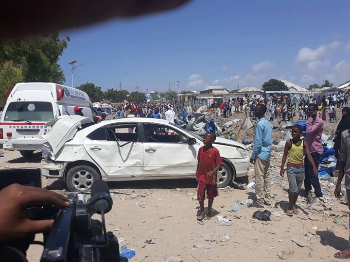 حركة الشباب الصومالية تتبنى تفجير مقديشو (صور)