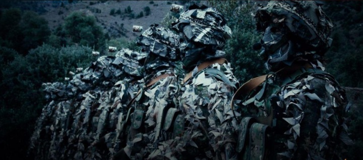 بالصور.. «طالبان» ترتدي ثوب الجيوش النظامية في «خندق أفغانستان»