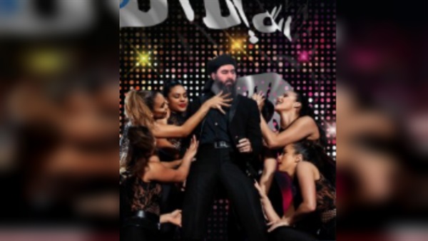 «البغدادى» محاط بالراقصات