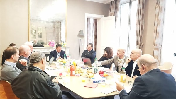 جانب من الندوة