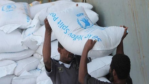 نهب الحوثيين مستودعًا