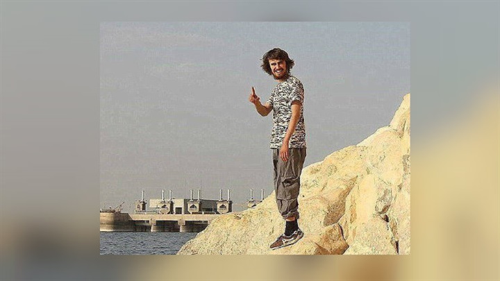 كنديون عائدون من