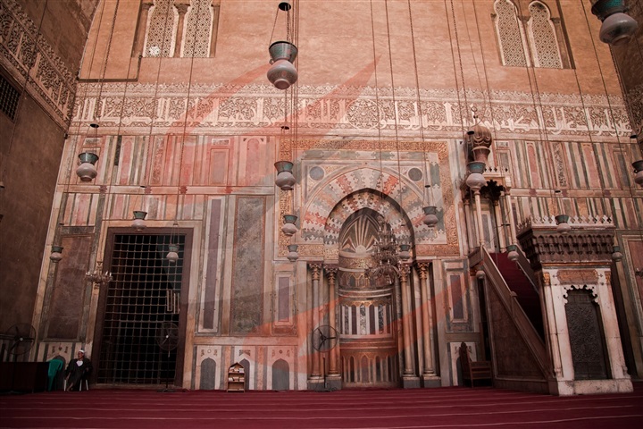 المنبر والقبلة ومدخل