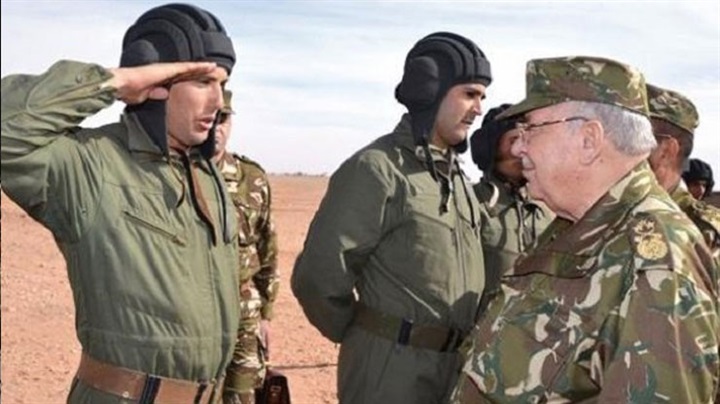 «الجزائر» على صفيح