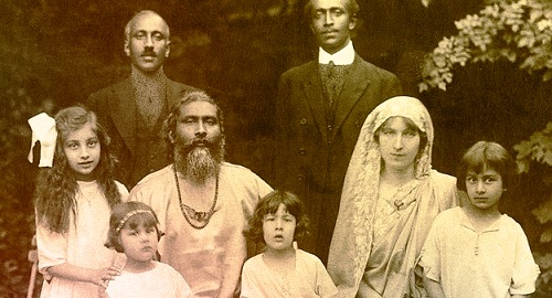 «عنايت خان».. موسيقي