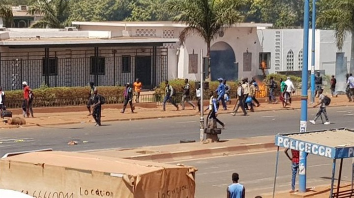 مالي..متطرفون يغلقون