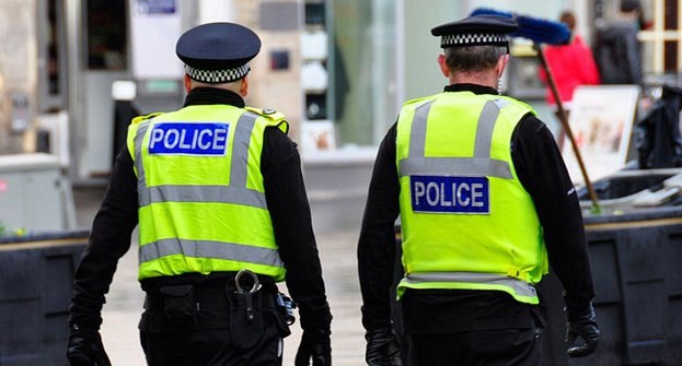 عائلات ضحايا وناجون