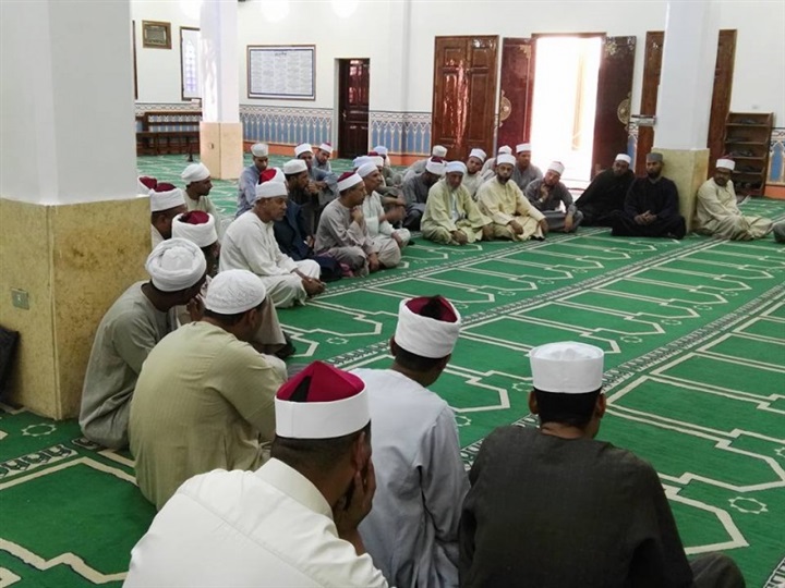 شكَّل لجنة مختصة