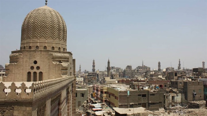 من «الدرب الأحمر»