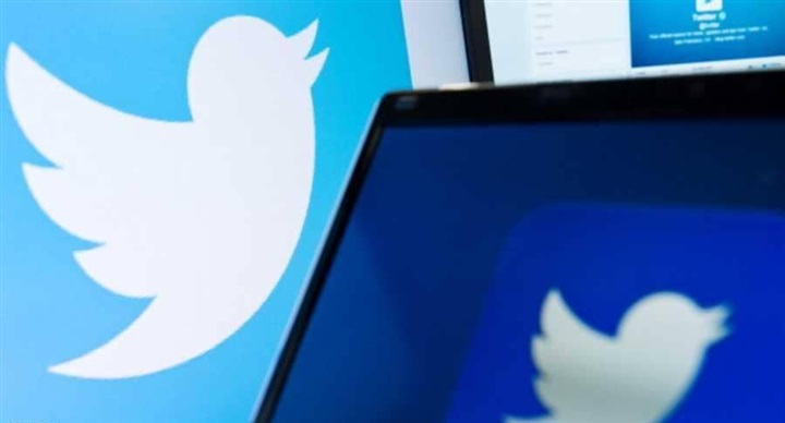باستخدام حسابات «تويتر»
