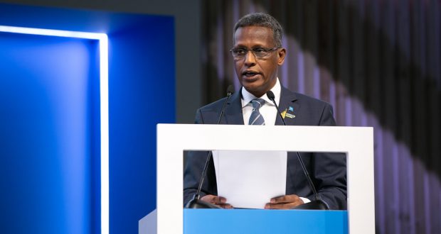 عبدي عنشور حسن، وزير