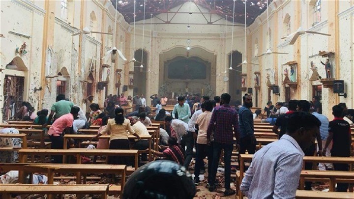 فرار المسلمين وإغلاق