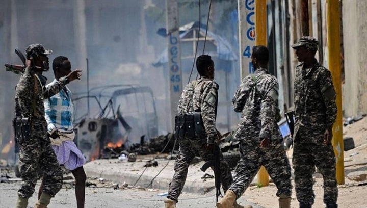 القصف الأمريكي يهدم