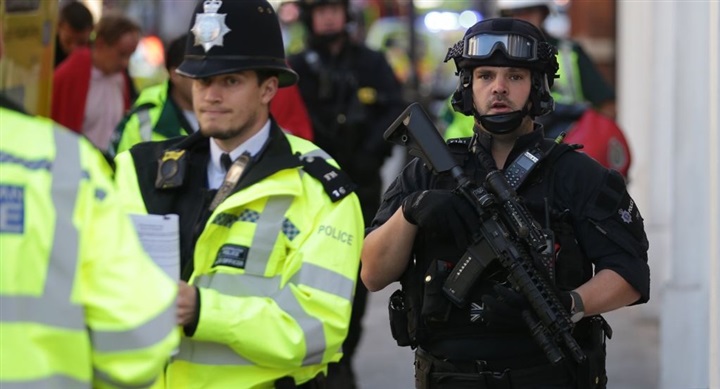 «المهاجرون».. بوابة