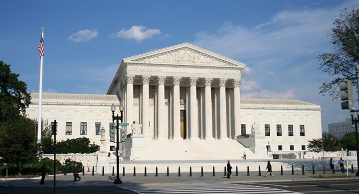 بالدمج والمحاكمة