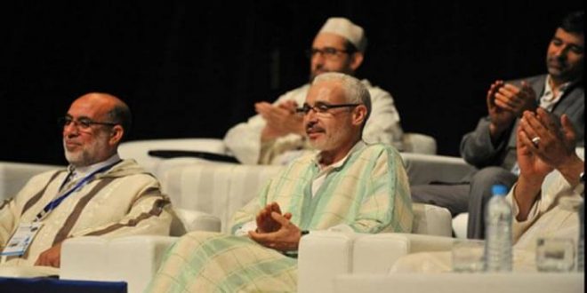 صراع محموم يهدد بتصدع