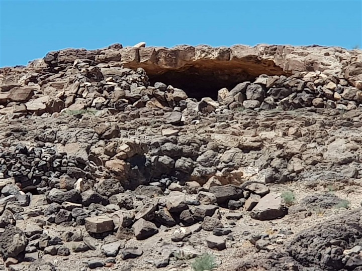 بعمليات عشوائية ويائسة..