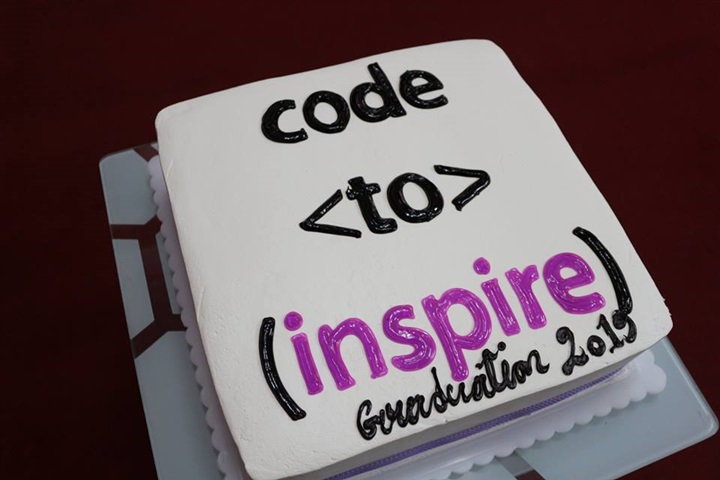 الاحتفال بتخرج دفعة