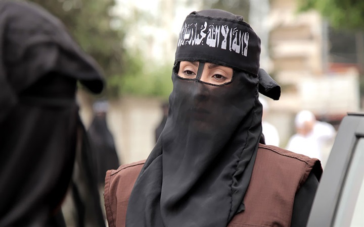 «النساء الخطيرات»..