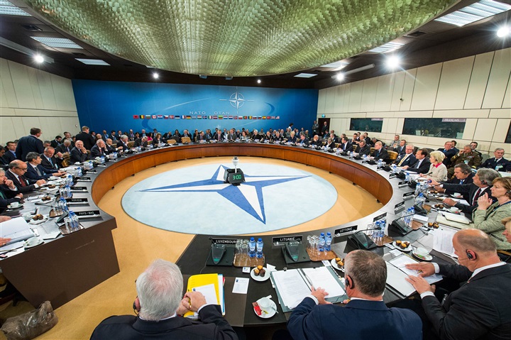 يإرساله دواعش إلى