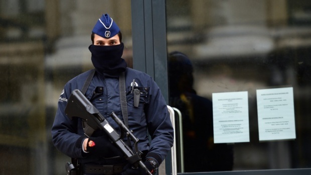 أسفر عن إصابة 3 أشخاص..