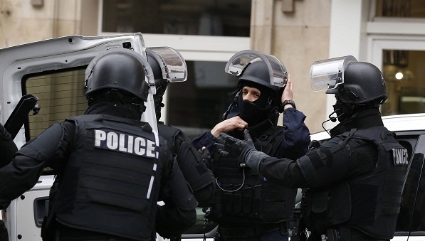 بمراكز متخصصة وأساليب