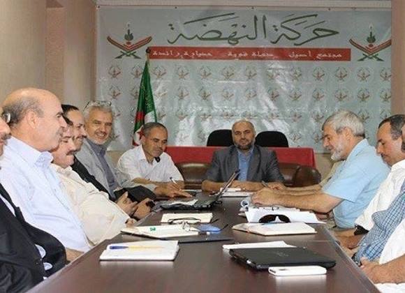 أحجار شطرنج على ساحة