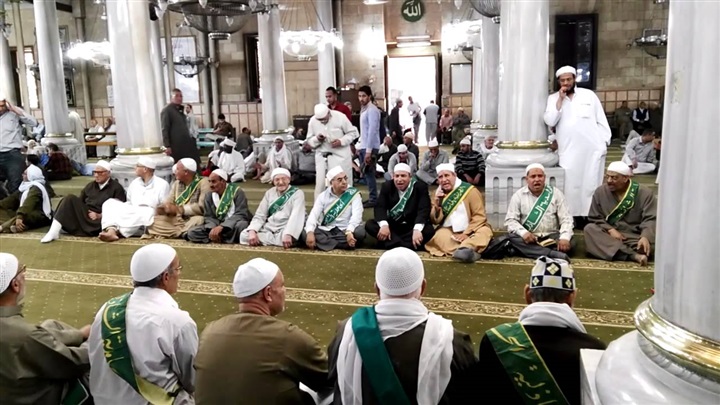 «كورونا» يلغي التجمعات