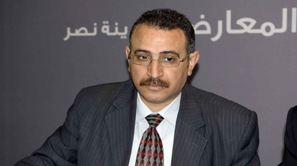  الدكتور طارق فهمي،