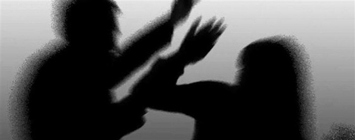  المرأة تدفع ثمن