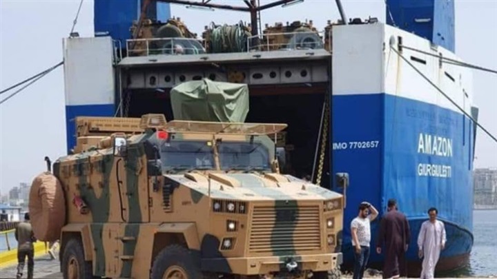 النجمات الحمراء..