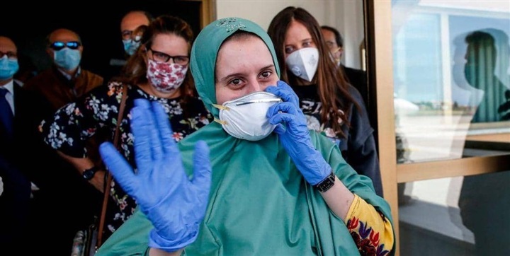 الناشطة الإيطالية،