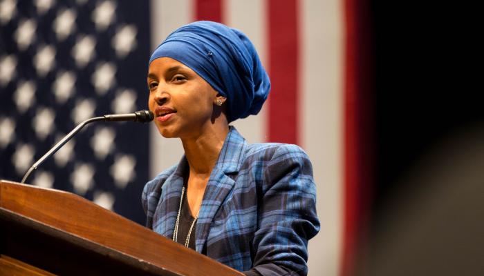 «إلهان عمر».. أفعى