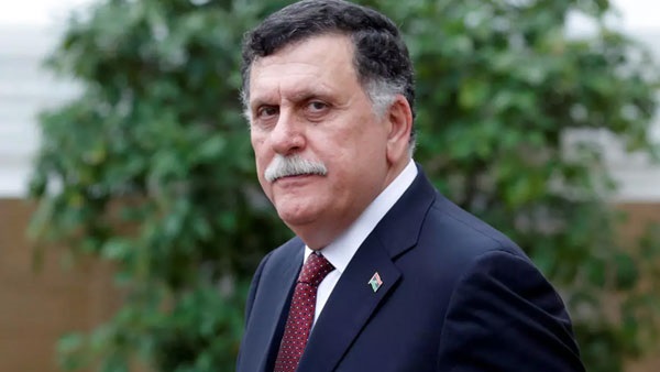 «صراع الديكة» ينذر