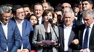 عمليات مشبوهة.. صفقات