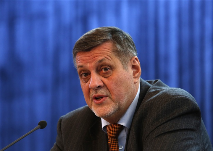  «يان كوبيش»، مبعوث