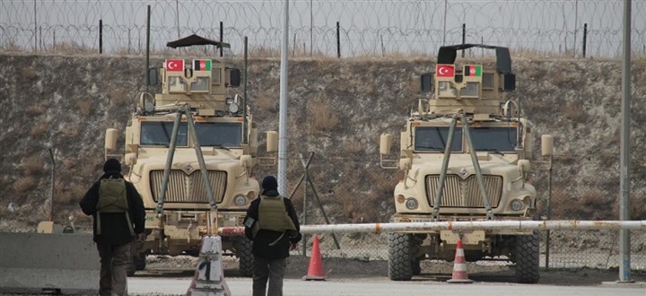 صيد رخيص في ماء عكر..