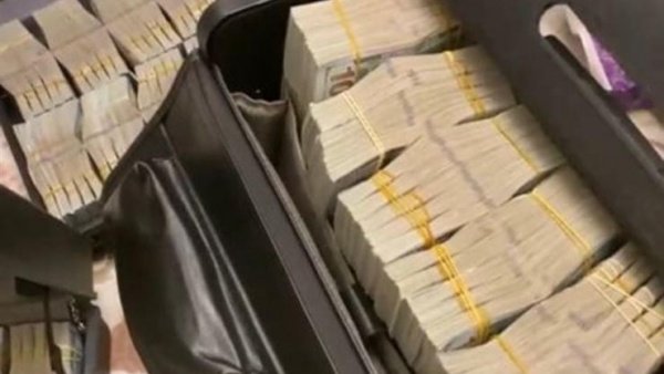 «غرفة سرية».. كشف