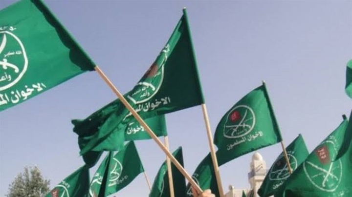 يعضون اليد الممدوة