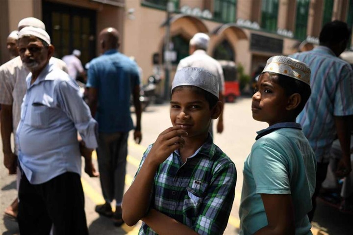 التطرف البوذي يطارد