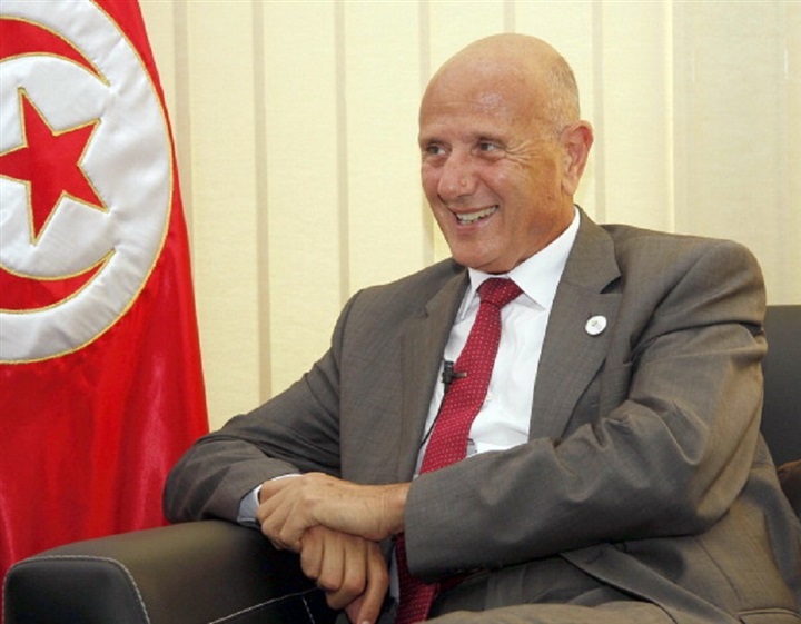 السياسي أحمد نجيب