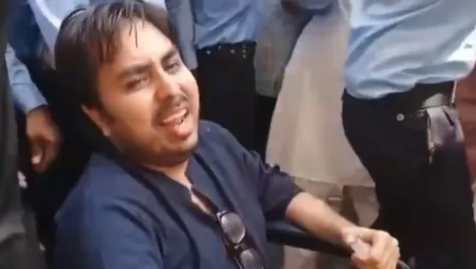 اتهام «خان» بدعم